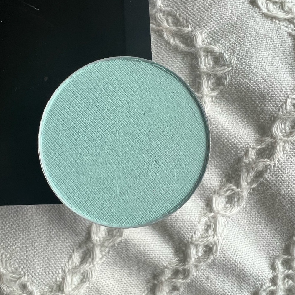 Mac cosmetics eyeshadow Aqua